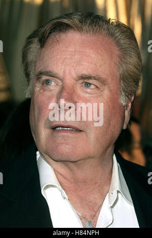 ROBERT WAGNER Austin Powers IN GOLDMEMBER PREMIERE ANFITEATRO UNIVERSALE UNIVERSAL CITY LA USA 22 Luglio 2002 Foto Stock