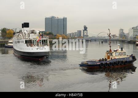 Glasgow, Scozia, 9 novembre 2016. Il TS Queen Mary ritorna a Glasgow per la prima volta dal 1977 mentre in attesa di restauro. Alamy Live News Foto Stock