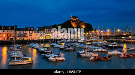 Ilfracombe Harbour di notte, Devon, Inghilterra, Regno Unito Foto Stock