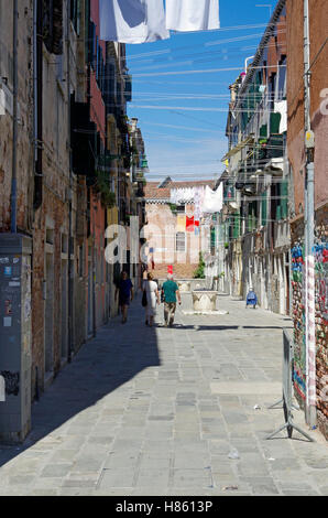 Venezia, Italia, Corte Nova, Lavaggio appesi ad asciugare Foto Stock