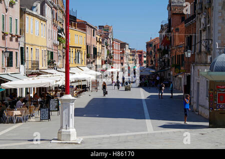 Venezia, Italia, vista verso est lungo il Rio Terà Garibaldi Foto Stock