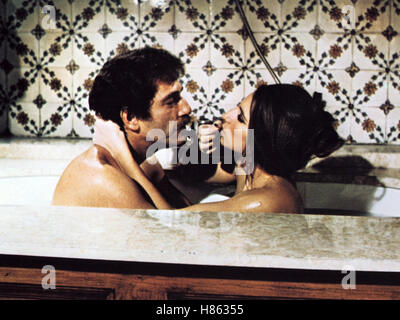 Die Eule und das Kätzchen, (la civetta e la PUSSYCAT) USA 1970, Regie: Herbert Ross, George Segal, Barbra Streisand, Stichwort: Badewanne Foto Stock