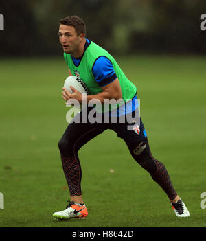 L'Inghilterra del capitano Sam Burgess durante una sessione di formazione a Eltham College di Londra. Foto Stock