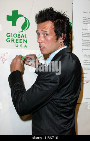 SCOTT WEILAND GLOBAL GREEN PARTY HOLLYWOOD LOS ANGELES USA 12 Agosto 2002 Foto Stock