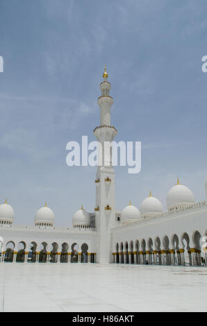 Sheikh Zayed grande moschea costruzione di esterni Abu Dhabi Emirati Arabi Uniti Foto Stock