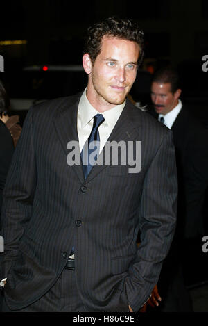 COLE HAUSER WHITE OLEANDER premiere del film Graumann's Chinese Theatre Hollywood LOS ANGELES STATI UNITI D'AMERICA 08 Ottobre 2002 Foto Stock