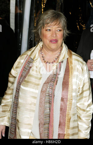 KATHY BATES CIRCA SCHMIDT LA PREMIERE Academy of Motion Picture Arts & Sciences BEVERLY HILLS LA 12 Dicembre 2002 Foto Stock