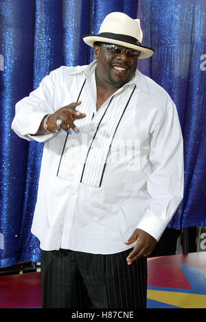 CEDRIC IL PRESENTATORE 2003 MTV Movie Awards arrivi Shrine Auditorium di Los Angeles USA il 31 maggio 2003 Foto Stock