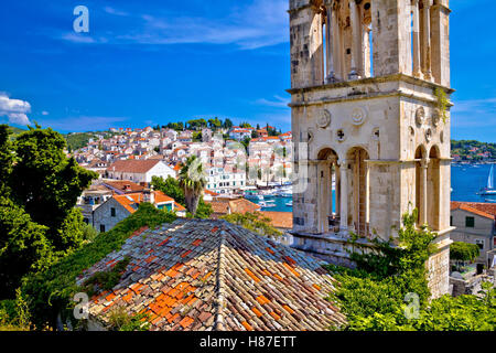 Storico di architettura di Hvar e vista sul lungomare, Dalmazia, Croazia Foto Stock