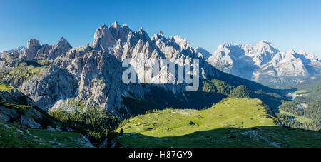 Monte Cristallo e i Cadini di Misurina montagne delle Dolomiti di Sesto, Alto Adige, Italia. Foto Stock