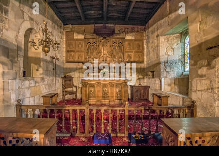 L'altare di San Marys e St Josephs Chiesa, Fridaythorpe, East Yorkshire, Regno Unito. Foto Stock