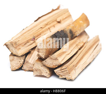 Catasta di legna da ardere isolati su sfondo bianco Foto Stock