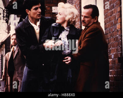 Geliebt bis in den Tod, (danza con un estraneo) GB 1985, Regie: Mike Newell, Rupert Everett, Miranda Richardson, IAN HOLM Foto Stock