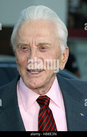 KIRK DOUGLAS SI CORRE NELLA FAMIGLIA PREMIERE WESTWOOD LOS ANGELES STATI UNITI D'AMERICA 07 Aprile 2003 Foto Stock