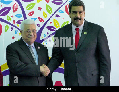 Porlamar, Venezuela. Settembre 17th, 2016: Mahmoud Abbas, presidente della Palestina e Presidente venezuelano Nicolás Maduro presso il Foto Stock