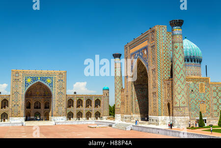 Il Registan, il cuore antico della città di Samarcanda - Uzbekistan Foto Stock