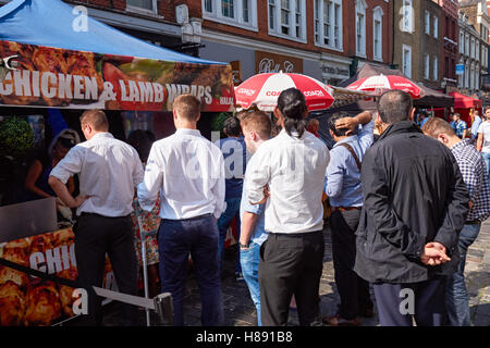 Strutton mercato di massa in Westminster, Londra England Regno Unito Regno Unito Foto Stock