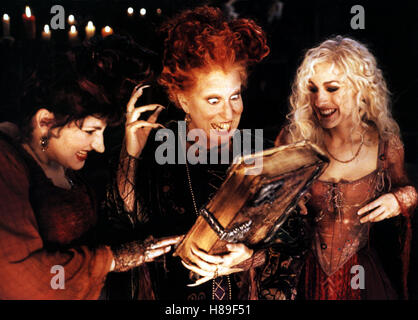 Hocus Pocus (hocus pocus) USA 1993, Regie:Kenny Ortega, KATHY NAJIMY, Bette Midler, Sarah Jessica Parker, Stichwort: Hexen, Zauber, Buch, Locken, Kerzen Foto Stock