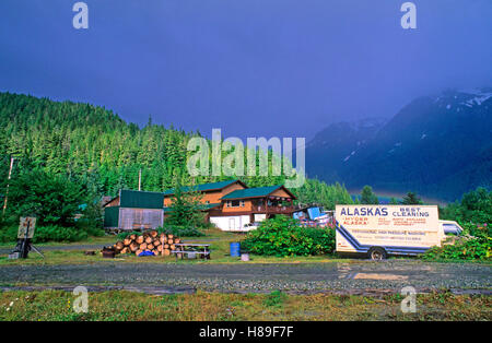 Hyder, alcuni edifici nel deserto, Tongass National Forest, Alaska, STATI UNITI D'AMERICA Foto Stock