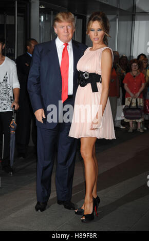 Donald Trump e Melania Knauss Trump a screening di 'L'edizione di settembre' presso il Museo di Arte Moderna di New York City. Agosto 19, 2009 Credit: Dennis Van Tine/MediaPunch Foto Stock