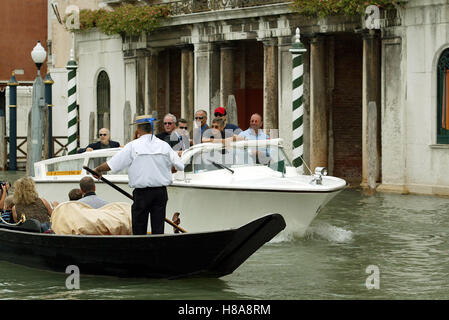 GEORGE CLOONEY George Clooney arriva Venezia 60ESIMO FESTIVAL DEL CINEMA DI VENEZIA ITALIA 01 Settembre 2003 Foto Stock