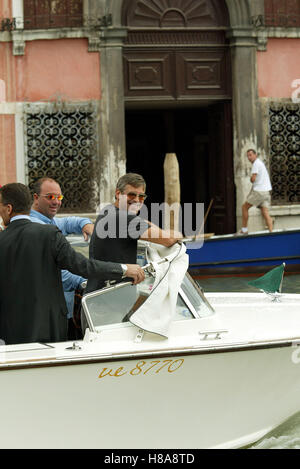 GEORGE CLOONEY George Clooney arriva Venezia 60ESIMO FESTIVAL DEL CINEMA DI VENEZIA ITALIA 01 Settembre 2003 Foto Stock