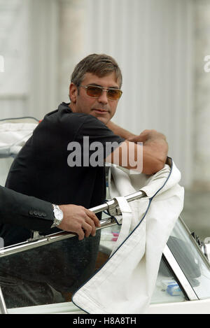 GEORGE CLOONEY George Clooney arriva Venezia 60ESIMO FESTIVAL DEL CINEMA DI VENEZIA ITALIA 01 Settembre 2003 Foto Stock