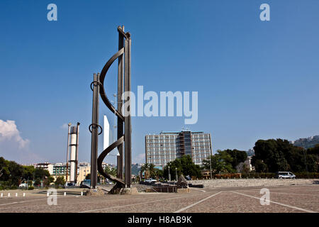 La torre del ritmo, la Torre del tempo in Piazzale Tecchio, architetto Massimo Pica Ciamarra, 1990, Mostra d'oltremare Foto Stock