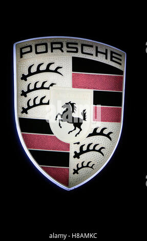 Das Logo der Marke "Porsche", Berlino. Foto Stock