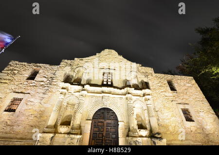 La Alamo di notte a circa il tempo in cui la battaglia è stata combattuta molto presto la mattina appena prima la luce diurna Foto Stock