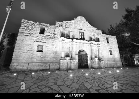 La Alamo di notte a circa il tempo in cui la battaglia è stata combattuta molto presto la mattina appena prima la luce diurna Foto Stock