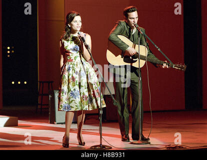 A piedi la linea, (A PIEDI LA LINEA) USA 2005, Regie: James Mangold, Reese Witherspoon, Joaquin Phoenix, Chiave: Musiker, Gitarre, Bühne, Mikrofon Foto Stock