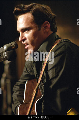 A piedi la linea, (A PIEDI LA LINEA) USA 2005, Regie: James Mangold, Joaquin Phoenix, Chiave: Musiker, Gitarre, Mikrofon. Foto Stock