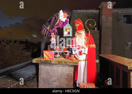 Pete nero alternativa, fuliggine pete, roet piet, Zwarte Piet, tradizione Sinterklaas sta cambiando. St Nicholas Foto Stock