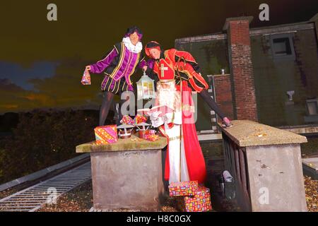 Pete nero alternativa, fuliggine pete, roet piet, Zwarte Piet, tradizione Sinterklaas sta cambiando. St Nicholas Foto Stock