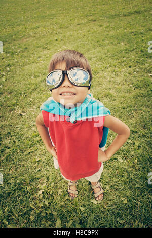 Ragazzo vestito come super hero Foto Stock