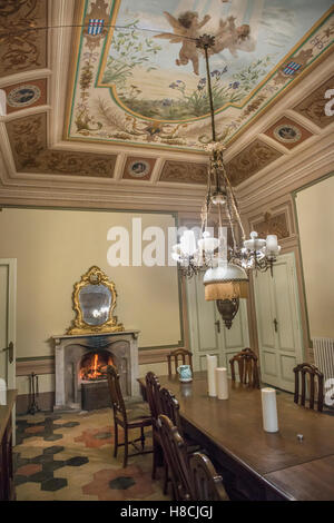 Interno di una villa toscana con trompe l'oeil soffitti dipinti e pareti in Italia Foto Stock