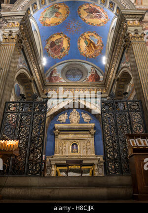 L'interno della Collegiata di San Gimignano, Toscana, Italia Foto Stock