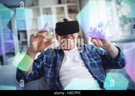 Immagine composita di generati digitalmente i cubetti di grigio floating Foto Stock