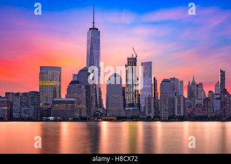 New York City Financial District all'alba. Foto Stock