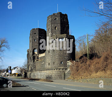 Resti del ponte di Remagen a Erpel sul lato orientale del fiume Reno, Renania-Palatinato Foto Stock