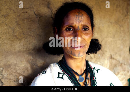 Donna appartenente al Amhara gruppo etnico (Etiopia). Lei è un cristiano ortodosso. Foto Stock