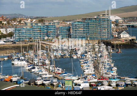 Newhaven Porto e Marina con appartamenti essendo costruito SUSSEX REGNO UNITO Foto Stock