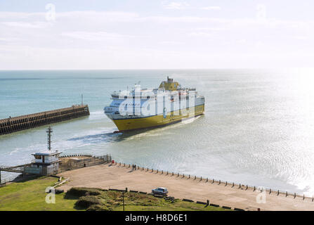 Transmanche Ferry Cote d'Alabastro a Newhaven Harbor East Sussex Regno Unito Foto Stock