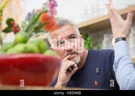 Londra, Regno Unito. 11 Novembre, 2016. Paul Hollywood sul buon cibo stadio alla BBC Good Food Show all'Olympia di Londra. Credito: Laura De Meo/Alamy Live News Foto Stock