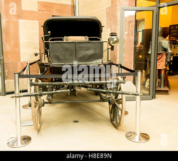Cavallo nero carrozza,Drachenberg Castello, Konigswinter, Germania Foto Stock