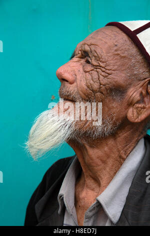 Kyrgyzstan - Ritratto di persone - Gente Viaggi in Asia centrale - La Via della Seta Foto Stock