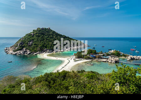 La tripla isole di Koh Nang Yuan, sono collegati da una comune sandbar appena al largo della costa di Koh Tao, Thailandia, Sud-est asiatico Foto Stock