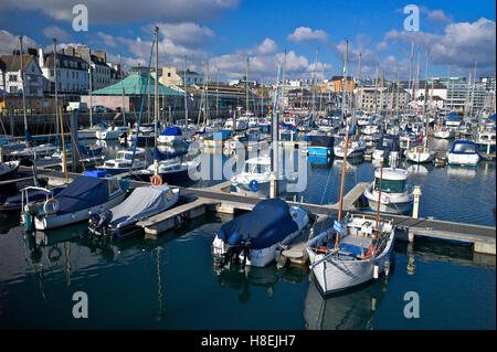 Sutton Harbour Marina, Plymouth Devon, Inghilterra, Regno Unito, Europa Foto Stock