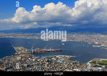 Vista di funivie, città di Hakodate, prefettura di Hokkaido, Giappone, Asia Foto Stock